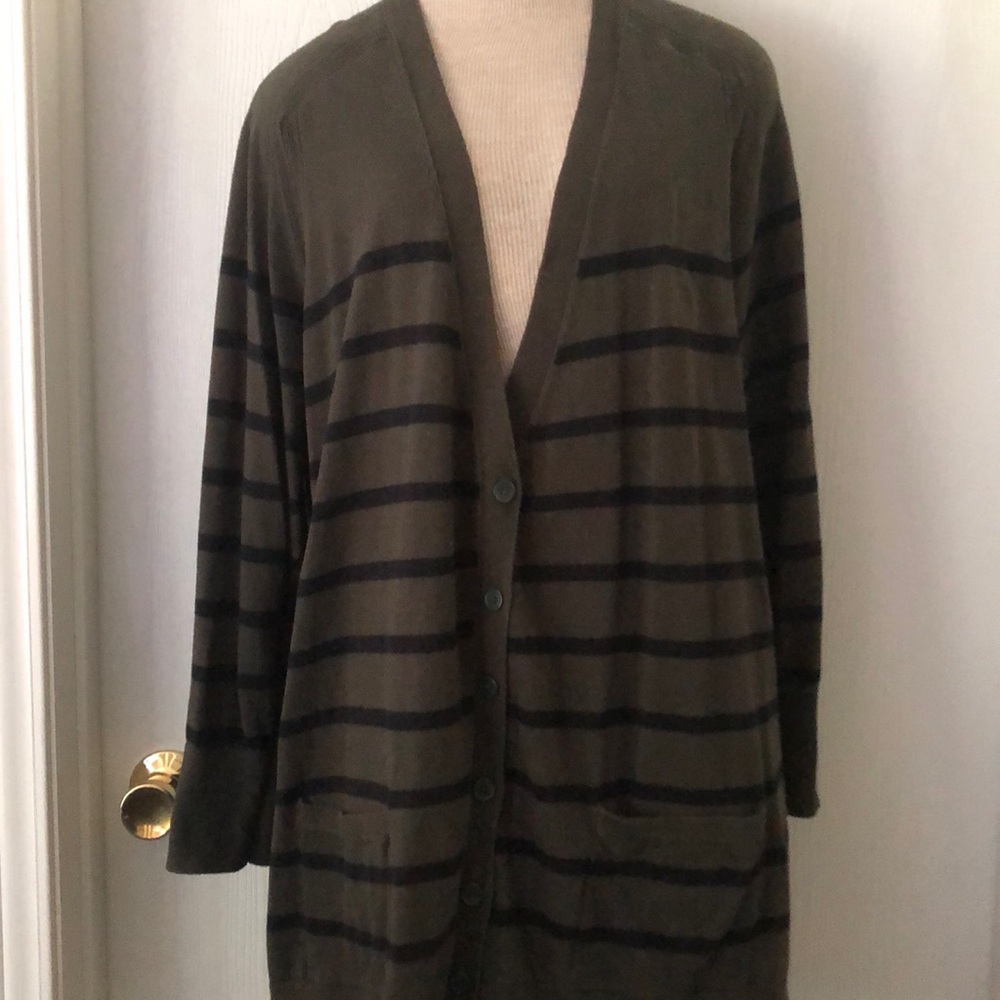 3/4 length sleeve cardigan with v neck button